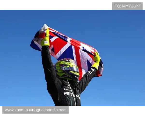 汉密尔顿银石赛道告别战，英国车迷热情送别七届冠军